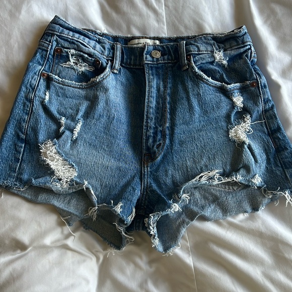 Abercrombie “The Mom Short High Rise” Jean Shorts - Picture 1 of 6